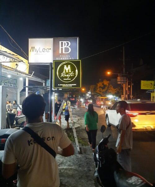 neon box bali (13) neon box bali (13)