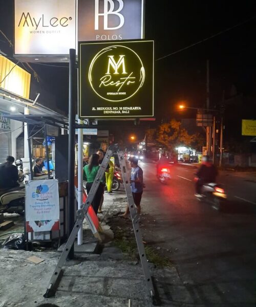 neon box bali (14) neon box bali (14)